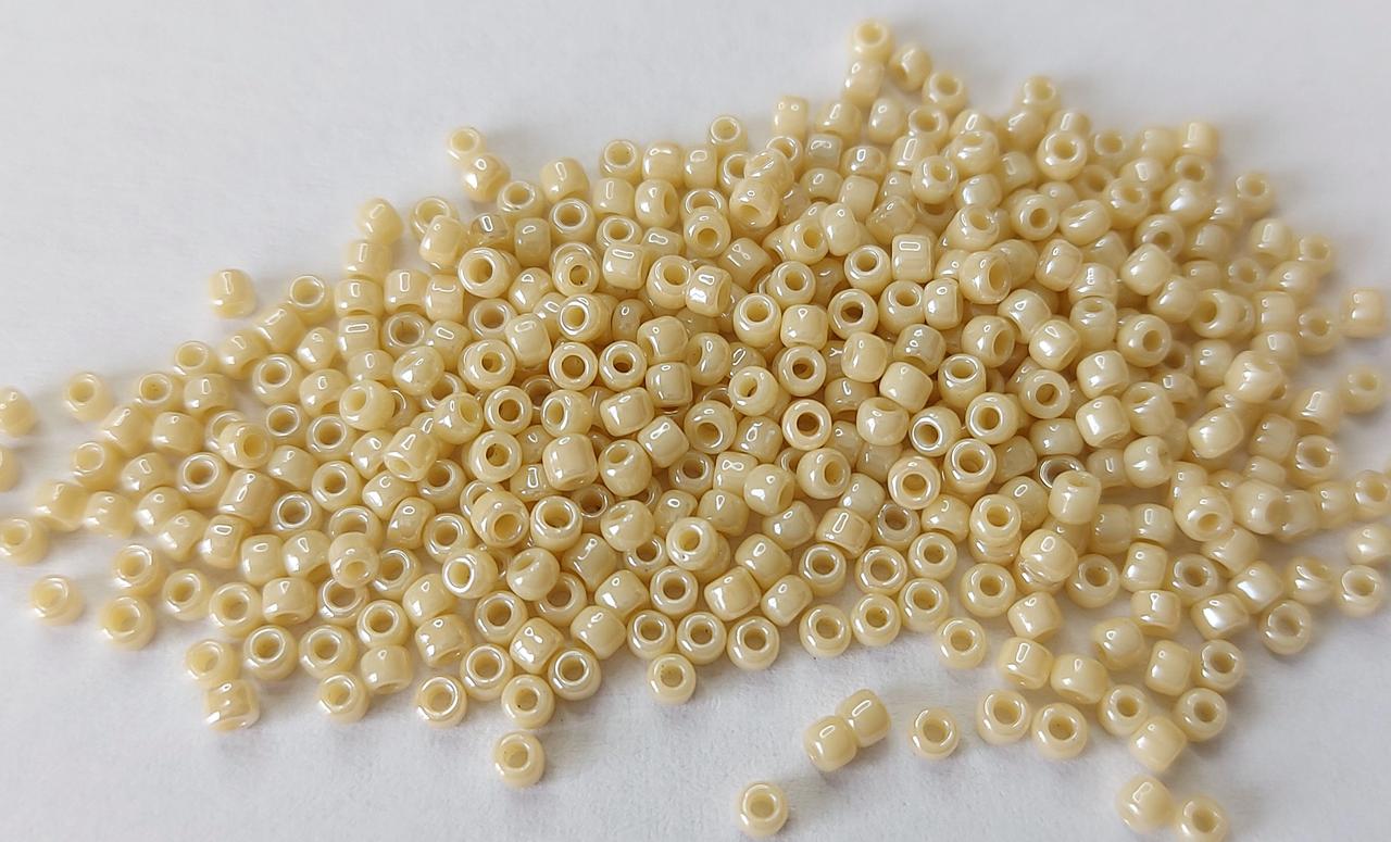 Бісер японський круглий  MATSUNO Японія 11 RR 100 грам,  №773L, бежевий керамічний