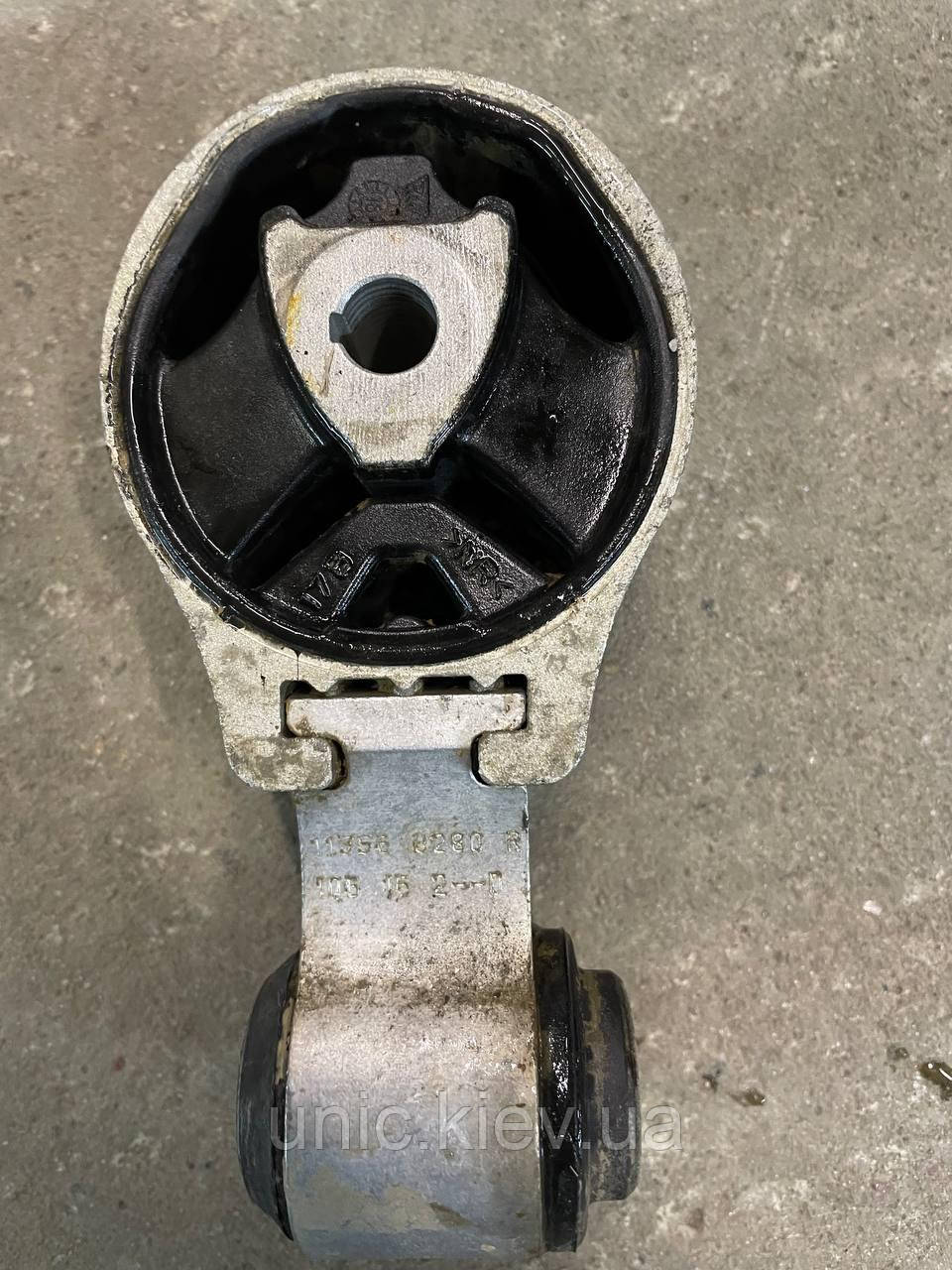 Подушка (опора) двигуна Рено Меган 4 б/в 113568280R