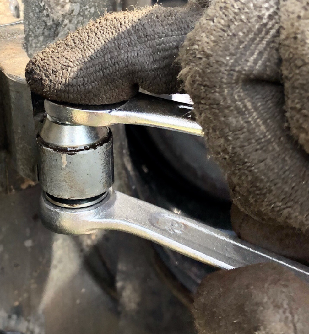 Ремкомплект петель дверей Volvo (Вольво) XC70 (втулка, штифт, гайка ...