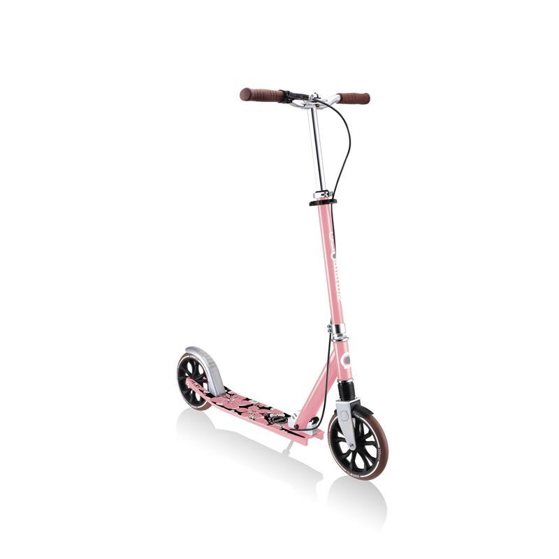 Самокат GLOBBER серії NL205 DELUXE, з ручним гальмом, пастельно-рожевий, 100кг, 8+