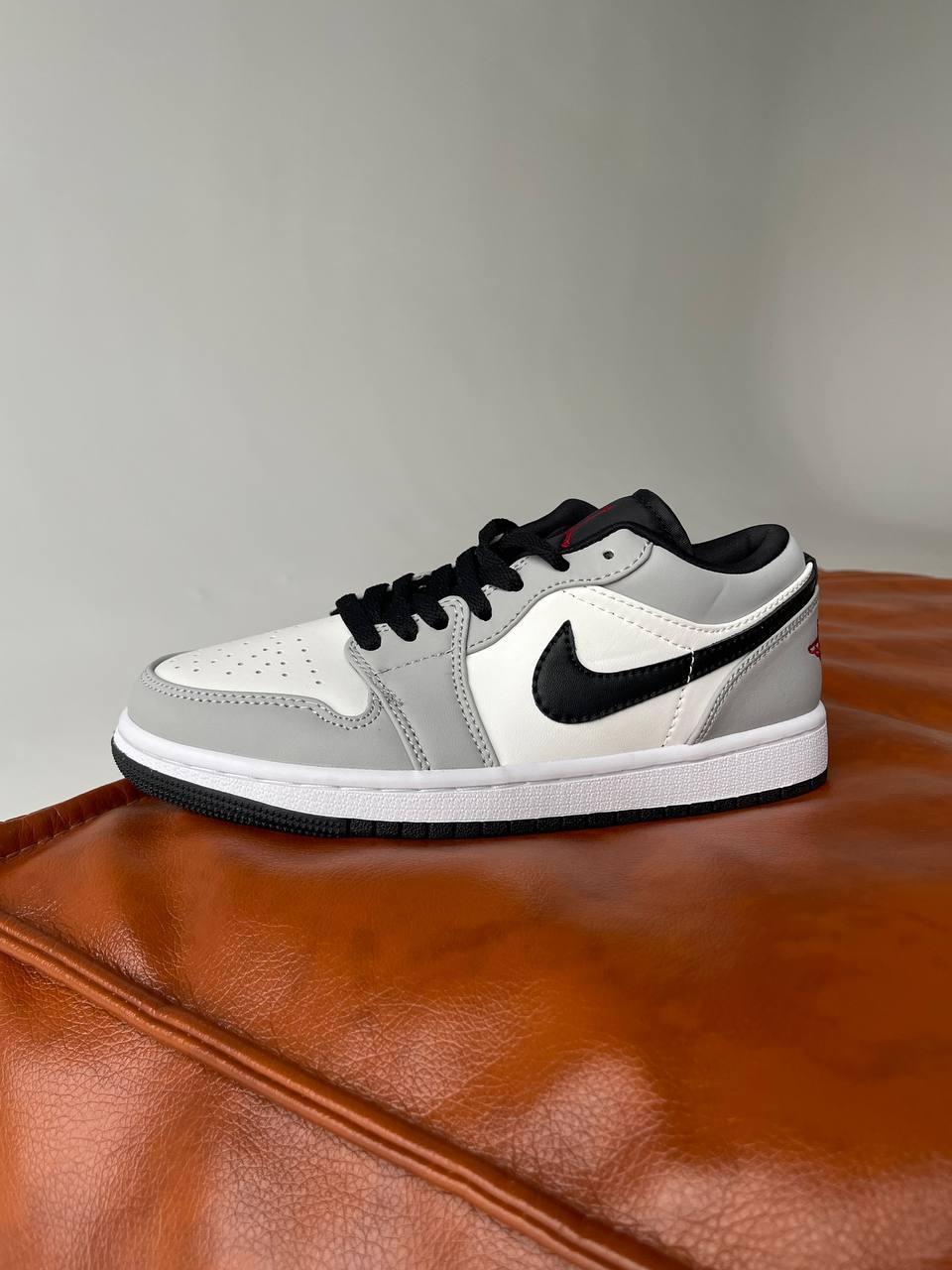 Чоловічі кросівки Nike Air Jordan 1 Low Light Smoke Grey (сірі) повсякденні кроси J0011 Найк топ, фото 1