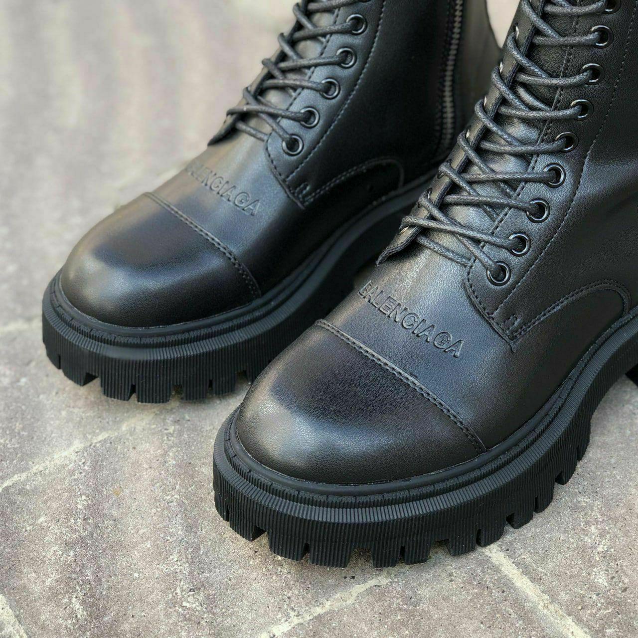 Женские повседневные ботинки Balenciaga Black Tractor Side-zip Boots (черные) высокие ботинки 6941 Баленсиага - фото 4 - id-p2076403076