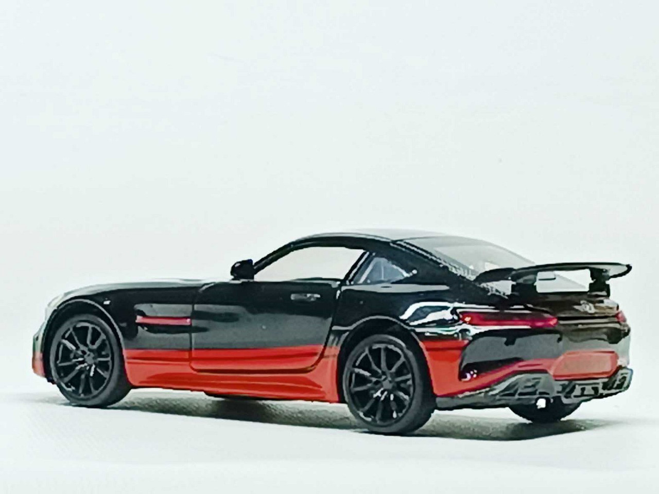 Уценка!!! Машинка Yi Wu Jiayu "Mercedes-AMG GT R" черная с красной полосой LF-53972-2(1) - фото 3 - id-p2076458981