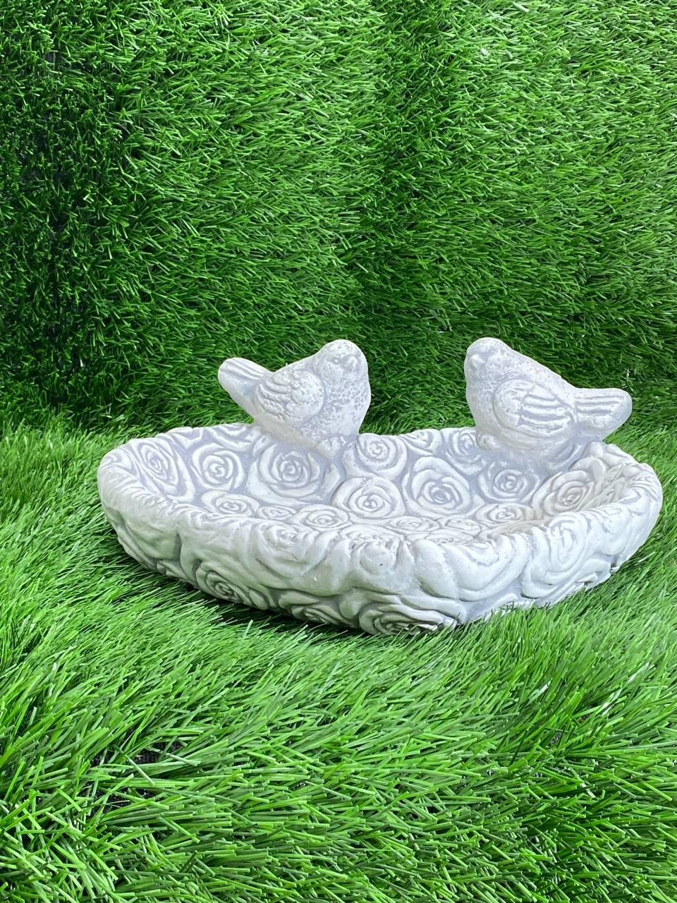 Скульптура бетонне серце з трояндами для саду, фігура серце з птахами та квітами троянд сірого кольору ручного розпису, фото 1