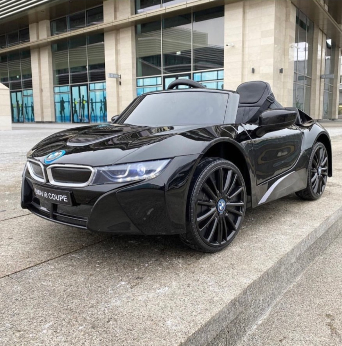 Дитячий електромобіль BMW i8 coupe на аккумуляторе + пульт
