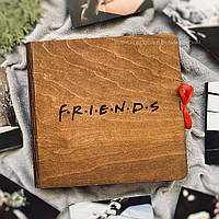 Деревянный фотоальбом на подарок другу подруге | фотоальбом на день рождения в стиле сериала "Друзья/Friends"