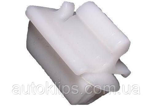 Кліпса кріплення молдингу Mercedes 190 W 201 OEM: A0019884581