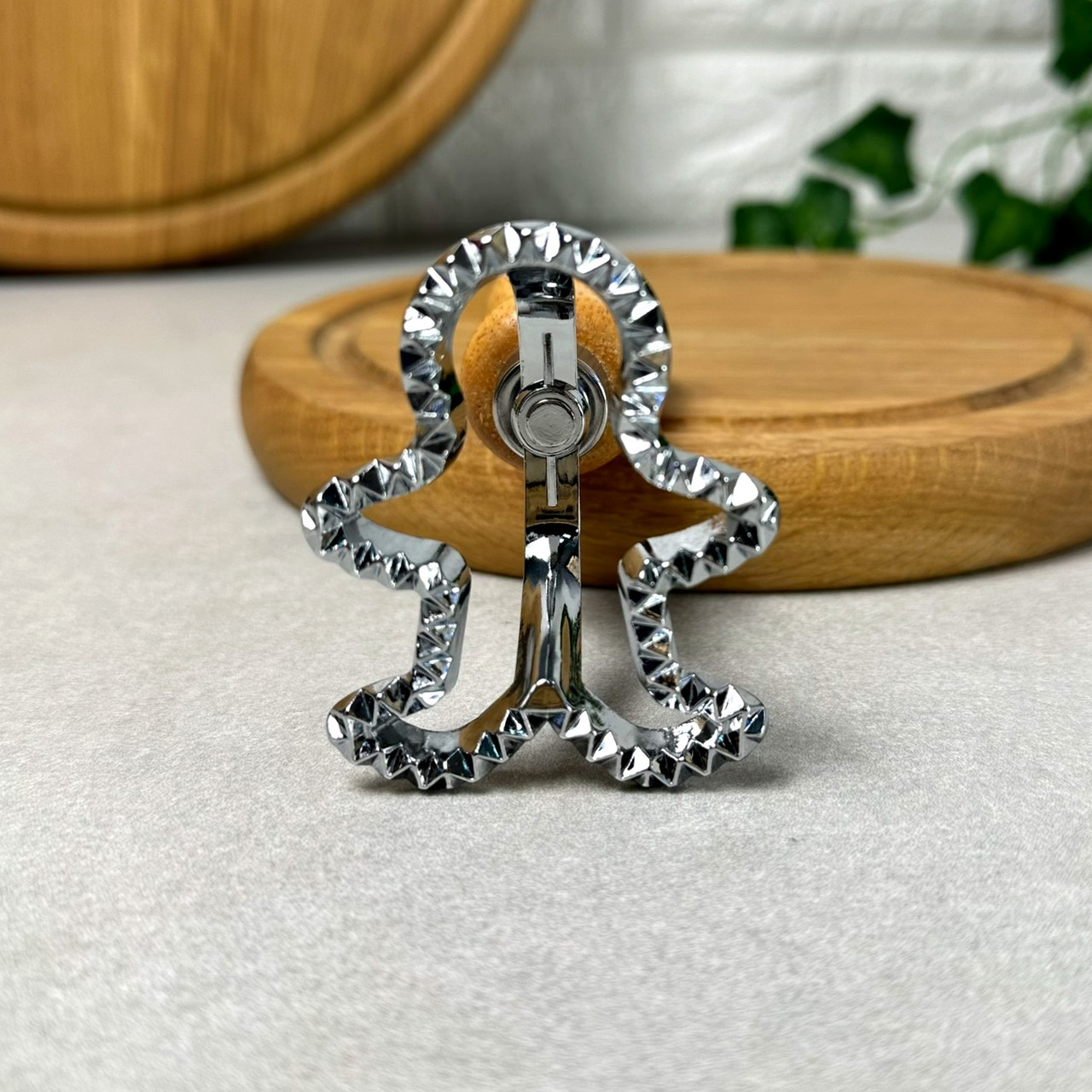 Форма для вирубки тіста з дерев'яною ручкою Пряник