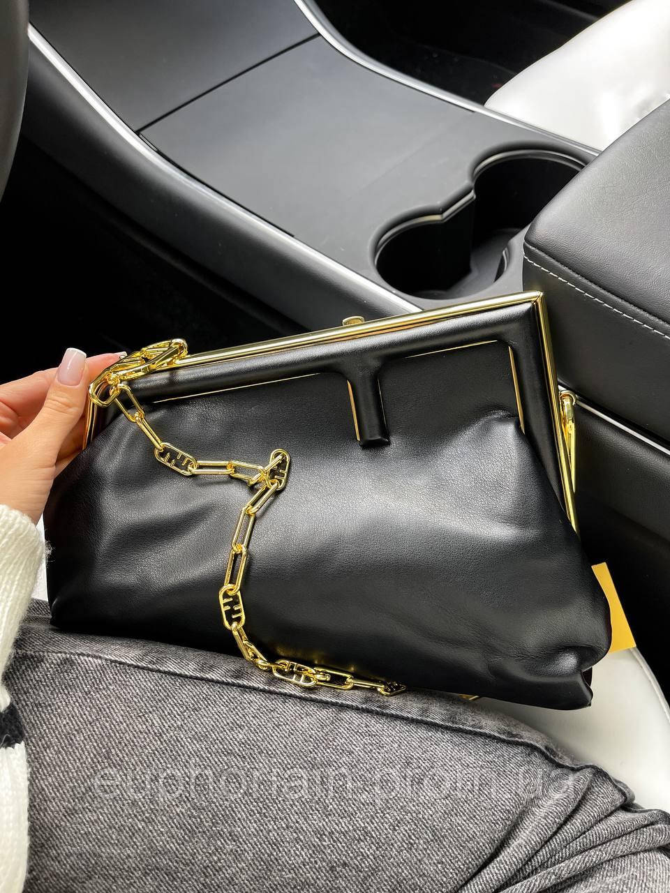 Женская сумочка, клатч отличное качество Fendi 27x20x9 Отличное качество - фото 1 - id-p2077787694