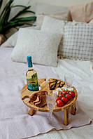 Деревянный винный столик с отверстием для бутылки
