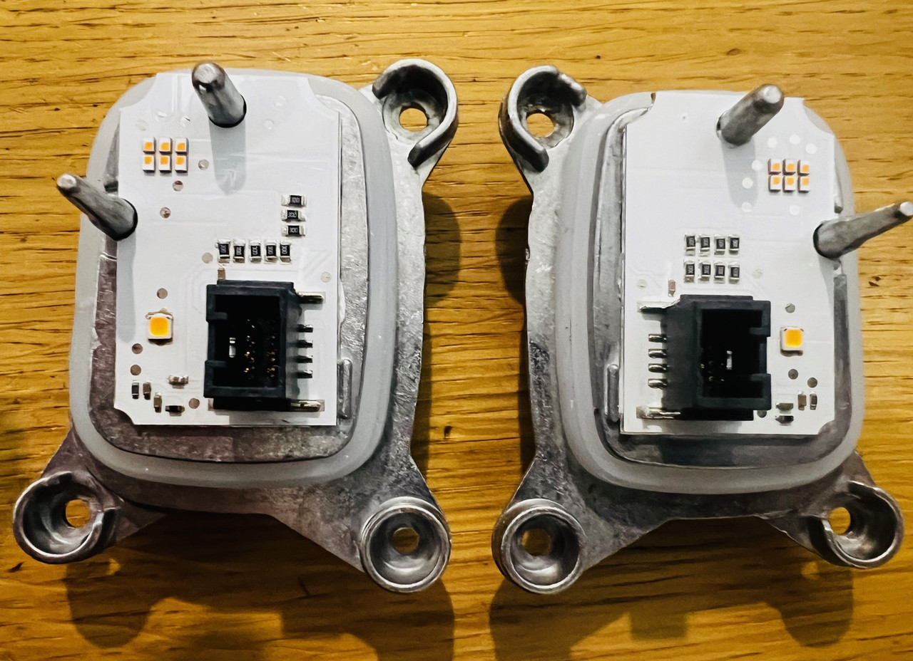 Лівий / Правий Led модуль поворота фар USA BMW 4 F32 F36 F80 ( 63117493233 / 63117493234)