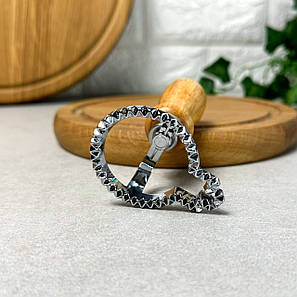 Форма для вирубки тіста з дерев'яною ручкою Ялинкова Кулька, фото 2