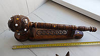 Дерев'яна сувенірна булава на підставці з ручним різбленням з ручної роботи 47 см