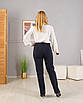 Жіночі теплі брюки Ребекка сині великих розмірів, класичні штани осінь-зима, фото 4