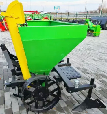 2-х рядна саджалка картоплі 70/75 Бомет (3т, 300л, крок посадки 29/32/35см, майданчик для оператора), фото 1