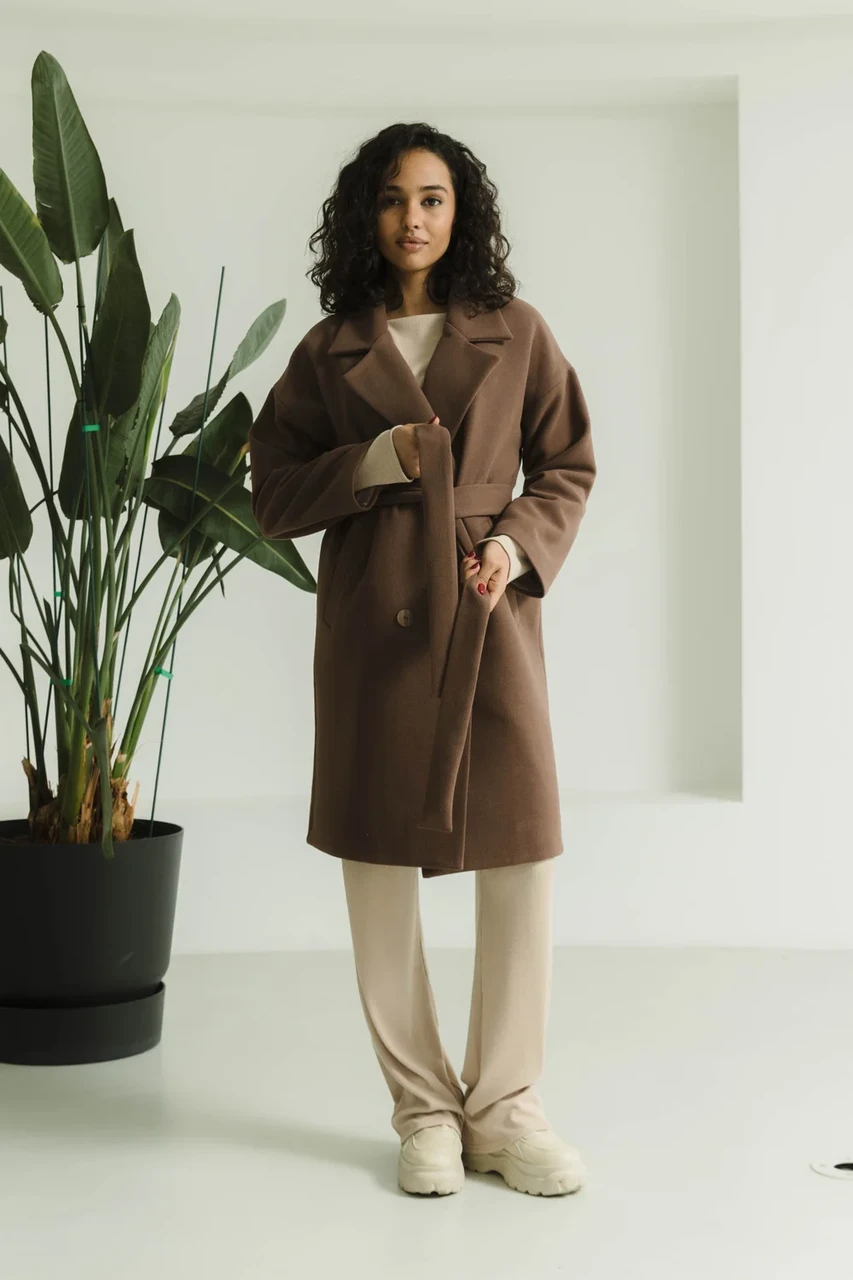 Кашемірове пальто жіноче демісезонне коричневе на підкладці з поясом до колін однотонне весняне осіннє