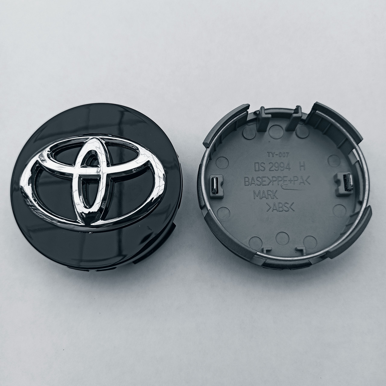 Ковпачок у диск Toyota 60*62 мм чорний