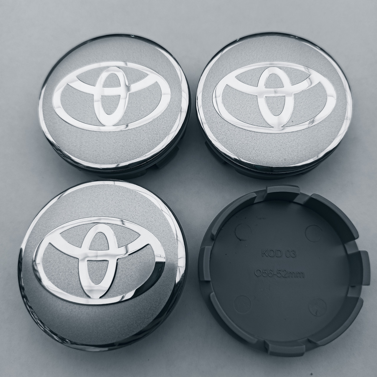 Ковпачки в диски Toyota 52*56 мм