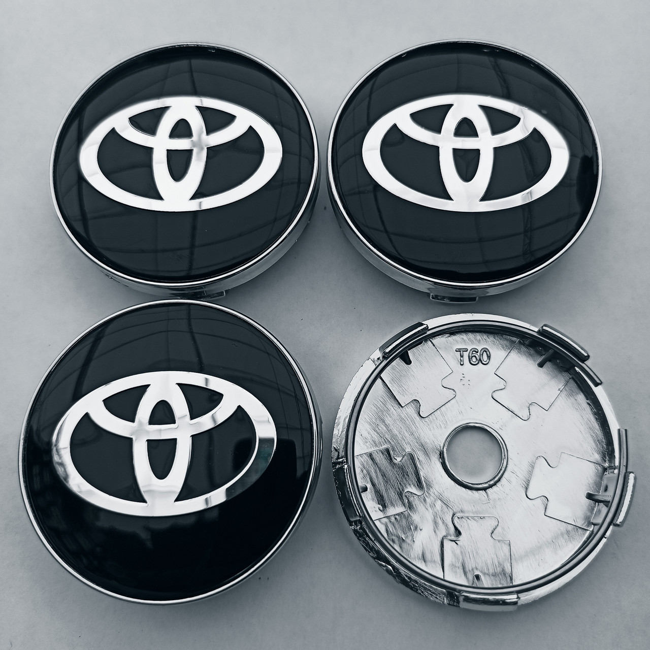 Ковпачки в диски Toyota 56*60 мм чорні