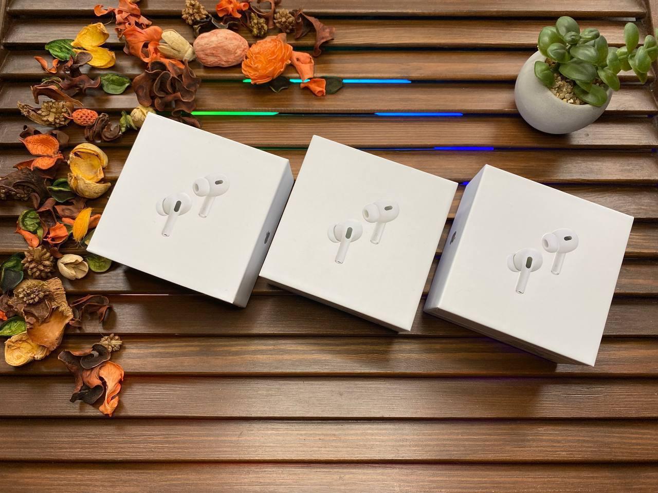 Бездротові навушники Apple AirPods PRO 2 Original series 1:1 з Шумозаглушенням - фото 2 - id-p2079068577