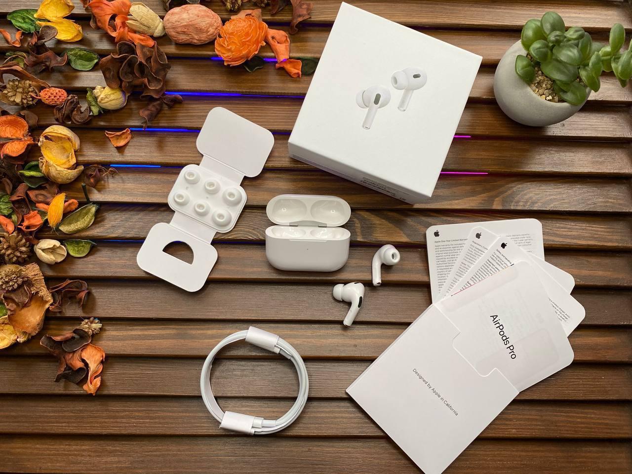 Бездротові навушники Apple AirPods PRO 2 Original series 1:1 з Шумозаглушенням - фото 1 - id-p2079068577