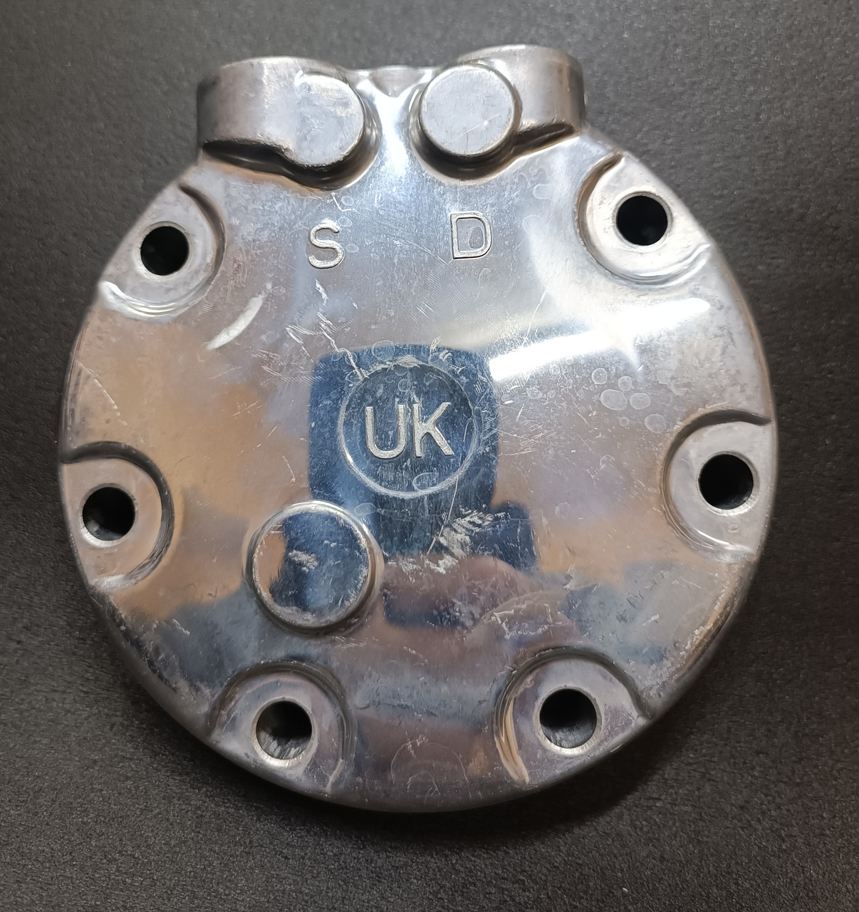 Задня кришка компресора Sanden SD709/7H13/7H15 з вертикальними виходами O-Ring, фланець
