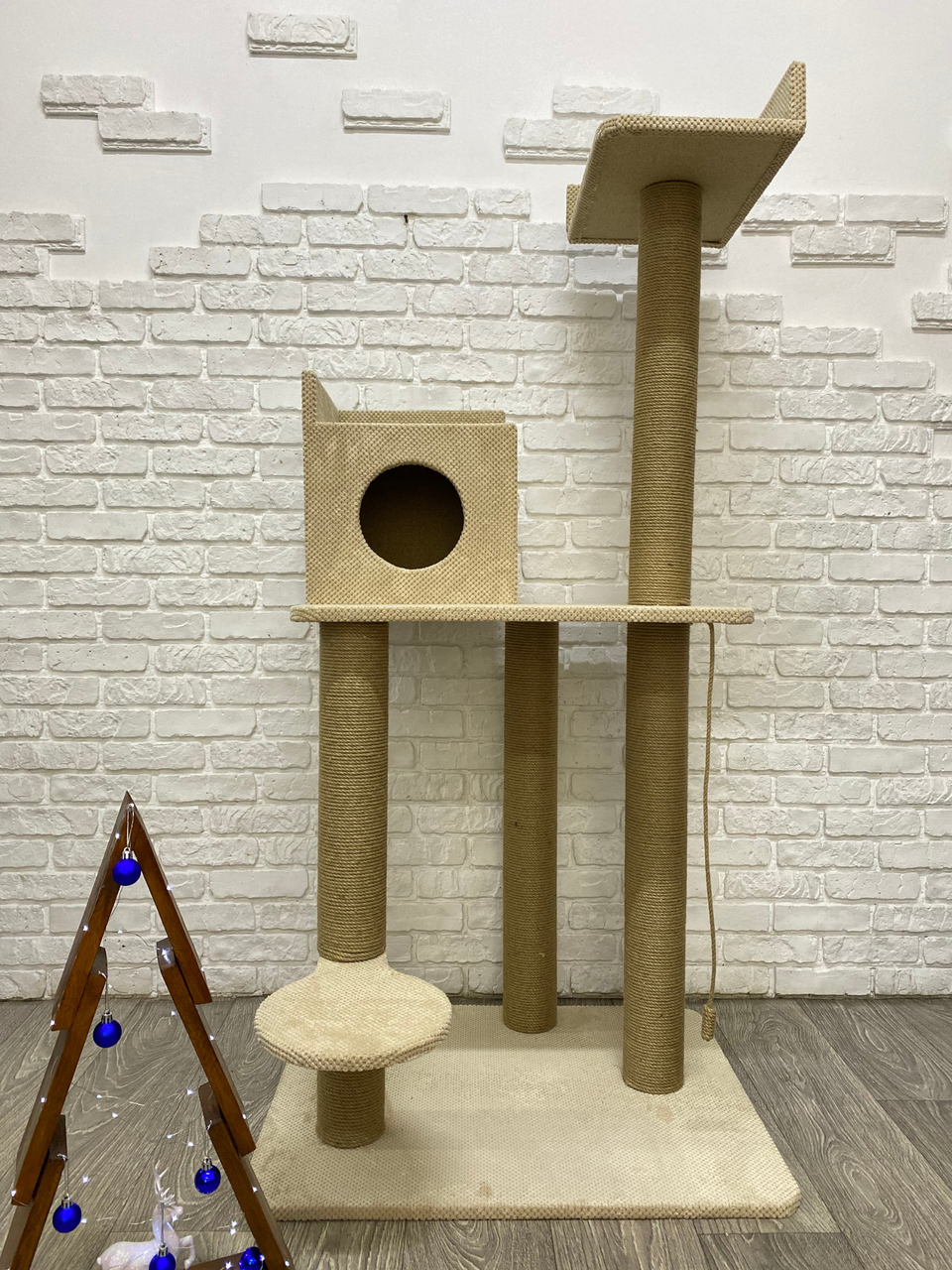 Игровой комплекс когтеточка для кошек с полочками и лежанками163*80*65 см