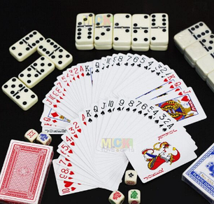 Доміно, карти, покерні набори, настільні ігри
