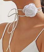 Трендовий яскравий чокер на шию "Біла Троянда" квітка на білому шнурку — атласна троянда Aushal Jewellery