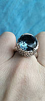 Серебряное кольцо от Хартов с крупным камнем синего цвета
