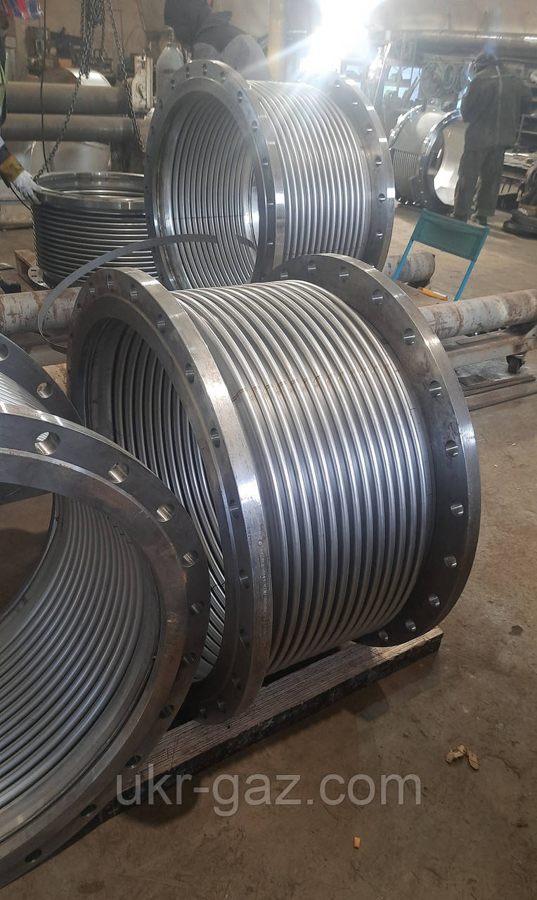 Компенсатор сильфонний осьовий фланцевий сталевий