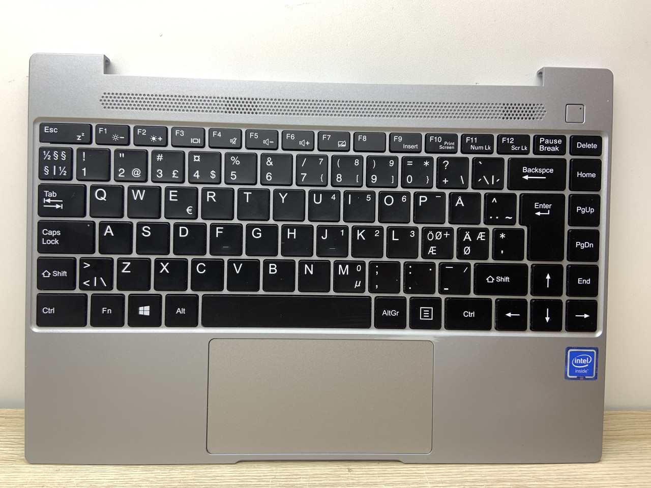 Уцінка! Чи не раб. 15 клавіш Cepter DreamBook N340-01 Корпус C (топкейс, середня частина) Y1320-CK 3.5+A бу