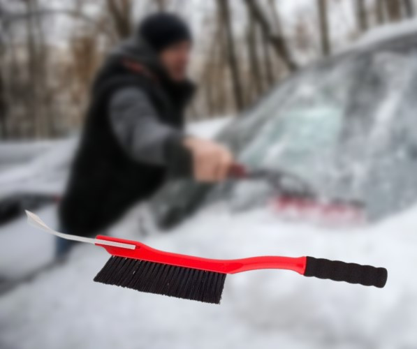 Щітка зі знімним скребком 45 см від снігу м'яка вставка на ручці