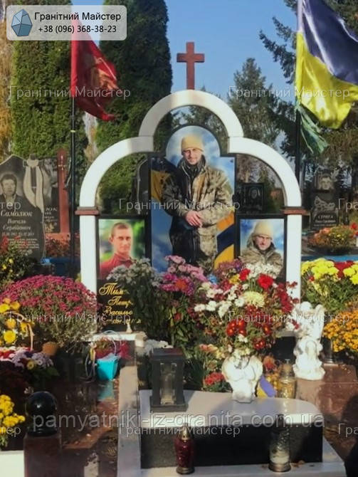 Мармуровий пам'ятник для загиблого воїна № 740