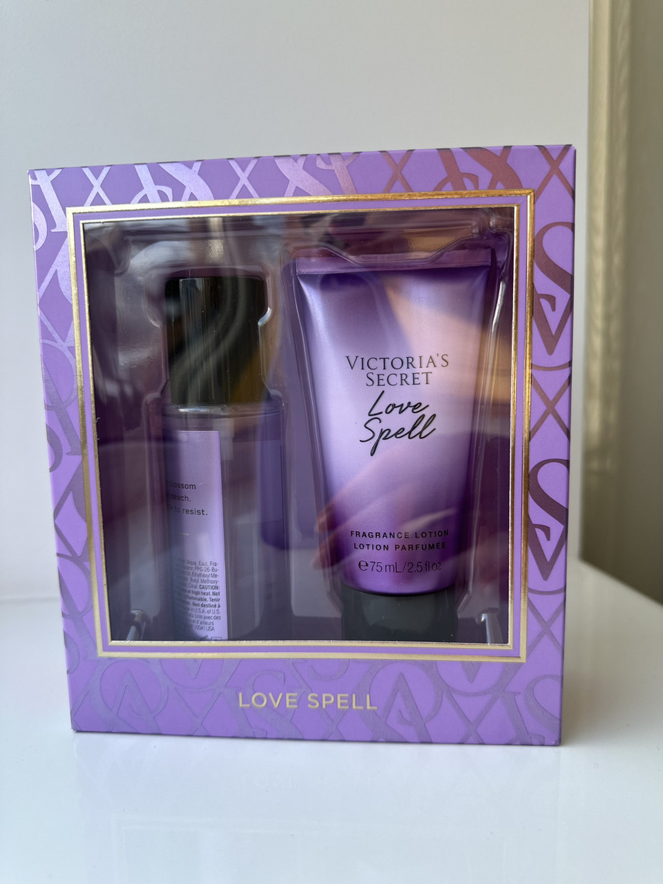 Подарунковий набір Victoria's Secret Love Spell Gift Set  (b/mist/75ml + b/lot/75ml)