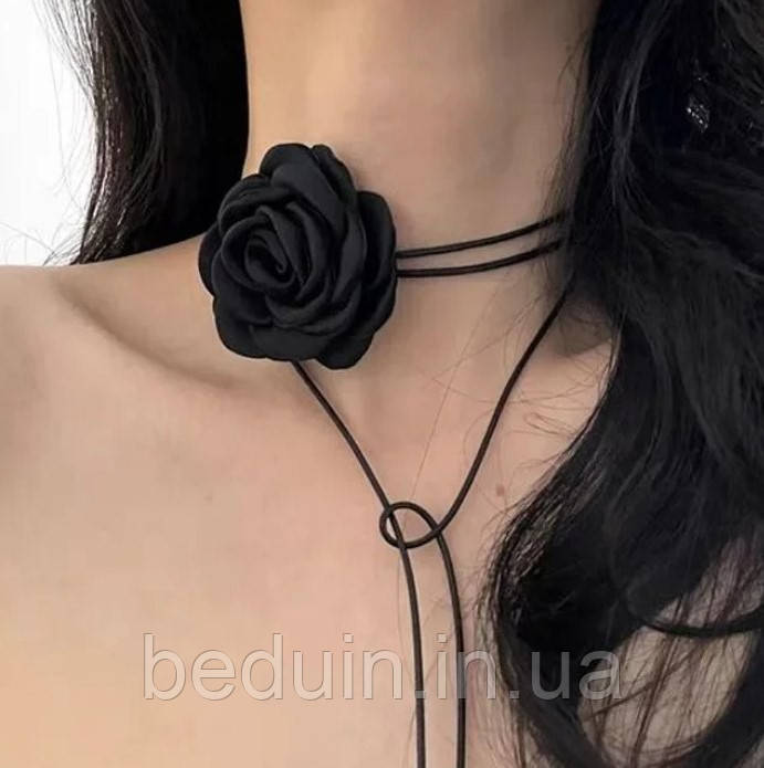 Трендовий яскравий чокер Чорна Троянда квітка на шнурівці — Aushal Jewellery