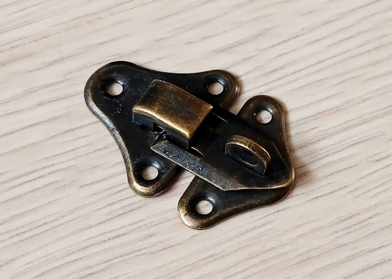 Замок для творчості.Колір "стара латунь" 23х33мм