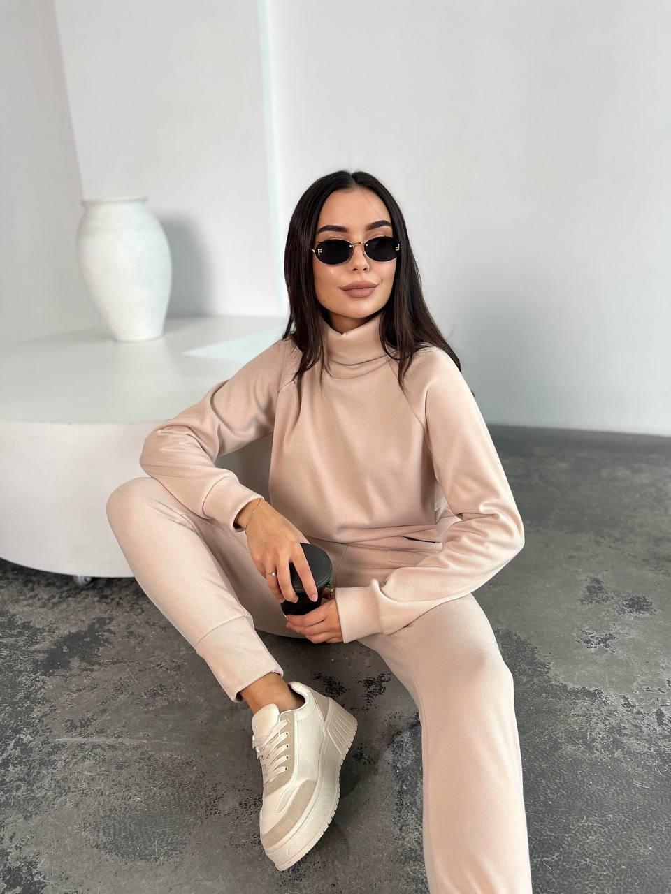 Жіночий костюм прогулянковий з трикотажу NOBILITAS 42 - 52 молочного кольори, фото 1