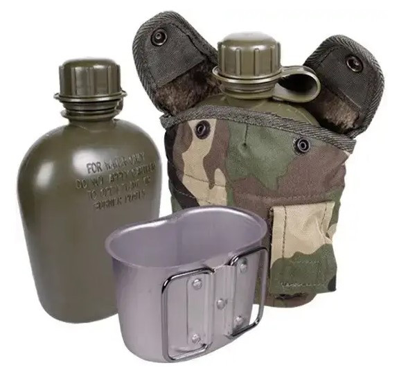 Армійська фляга з підстаканником та чохлом Mil-tec woodland 14506020