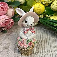 Декоративная статуэтка Кролик в шляпе с тюльпанами 10.5 см