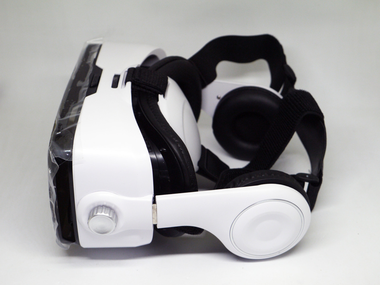 Новинка! Очки виртуальной реальности VR BOX Z4 с наушниками и пультом - фото 6 - id-p2080845284