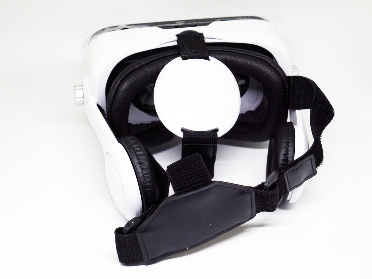 Новинка! Очки виртуальной реальности VR BOX Z4 с наушниками и пультом - фото 7 - id-p2080845284