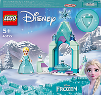 Конструктор LEGO ǀ Disney Princess Подвір'я палацу Ельзи 43199