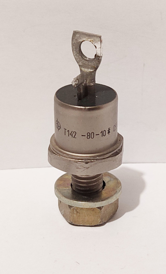 Тиристор силовий низькочастотний Т142-80-10 з мідним радіатором Тиристор силовий низькочастотний Т142-80-10 з мідним радіатором