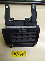 Дефлектор воздушный торпеды правый с накладкой (черный) Volkswagen Touran (2010-...) 000047238