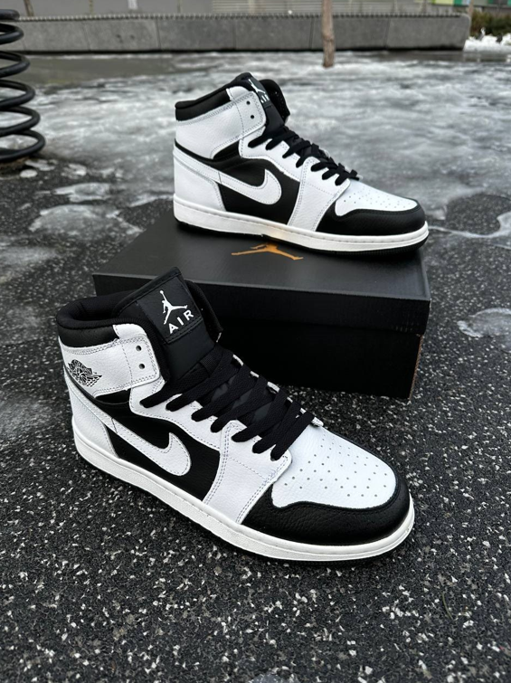 Чоловічі високі кросівки Nike Air Jordan 1 Retro High White Black Найк Джордан 1 шкіряні білі з чорним