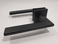 Ручка дверная на квадратном пятаке PARTNER RS 207 MB (черная)