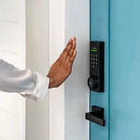 Компанія Philips представила розумний замок дверей Palm Recognition Smart Deadbolt з біометричною системою розпізнавання долоні