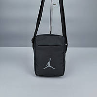 Сумка спортивная Nike Jordan черная маленькая через плече мессенджер мужской маленький спортивный найк джордан