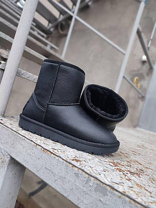 Угги ЧЕРНЫЕ без застеэки из натуральной кожи мужские с лейбл UGG Black полусапожки ботинки, фото 3